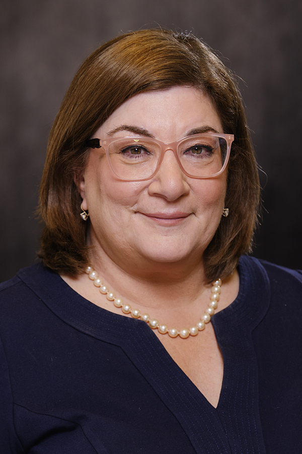 Elizabeth Cohn headshot